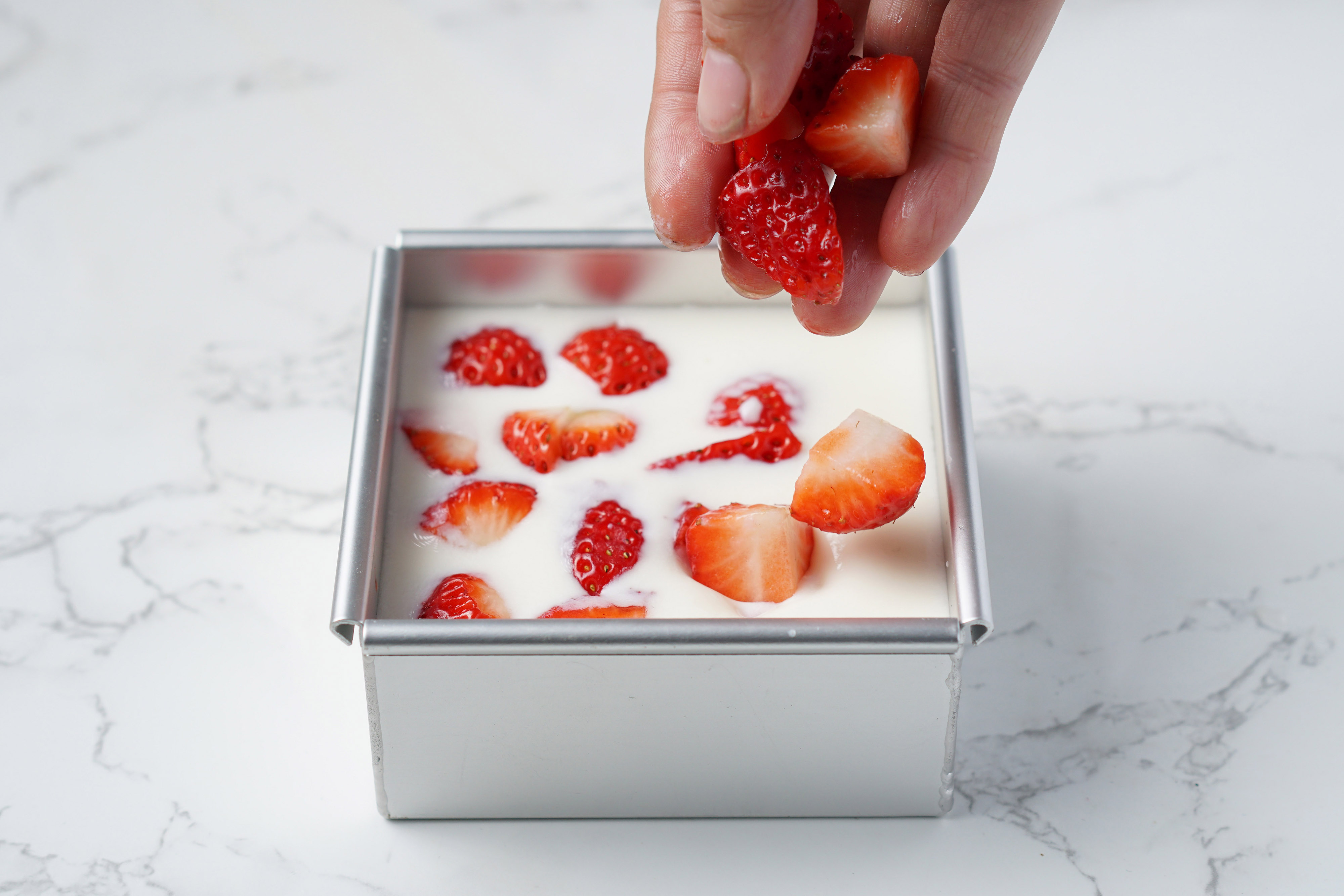 酸奶草莓怎么做