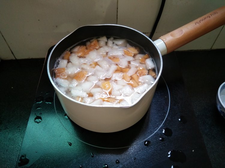 枇杷梨子冰糖水怎么煮