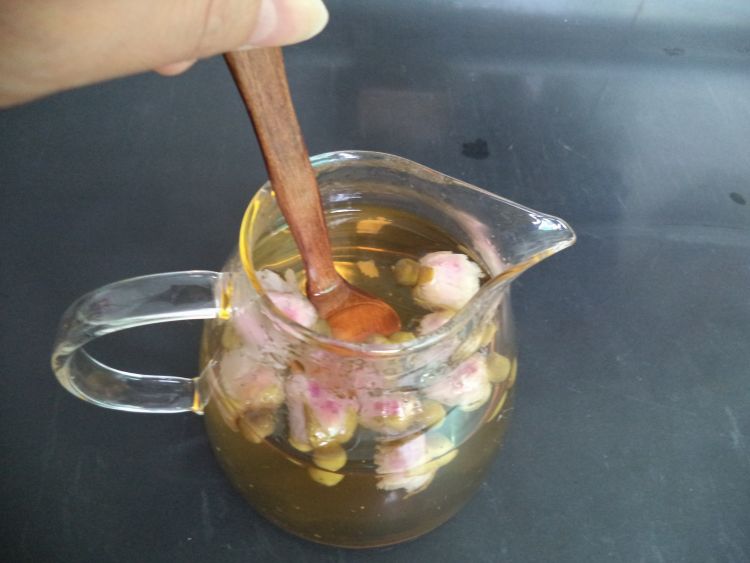 蜂蜜玫瑰花茶怎么做