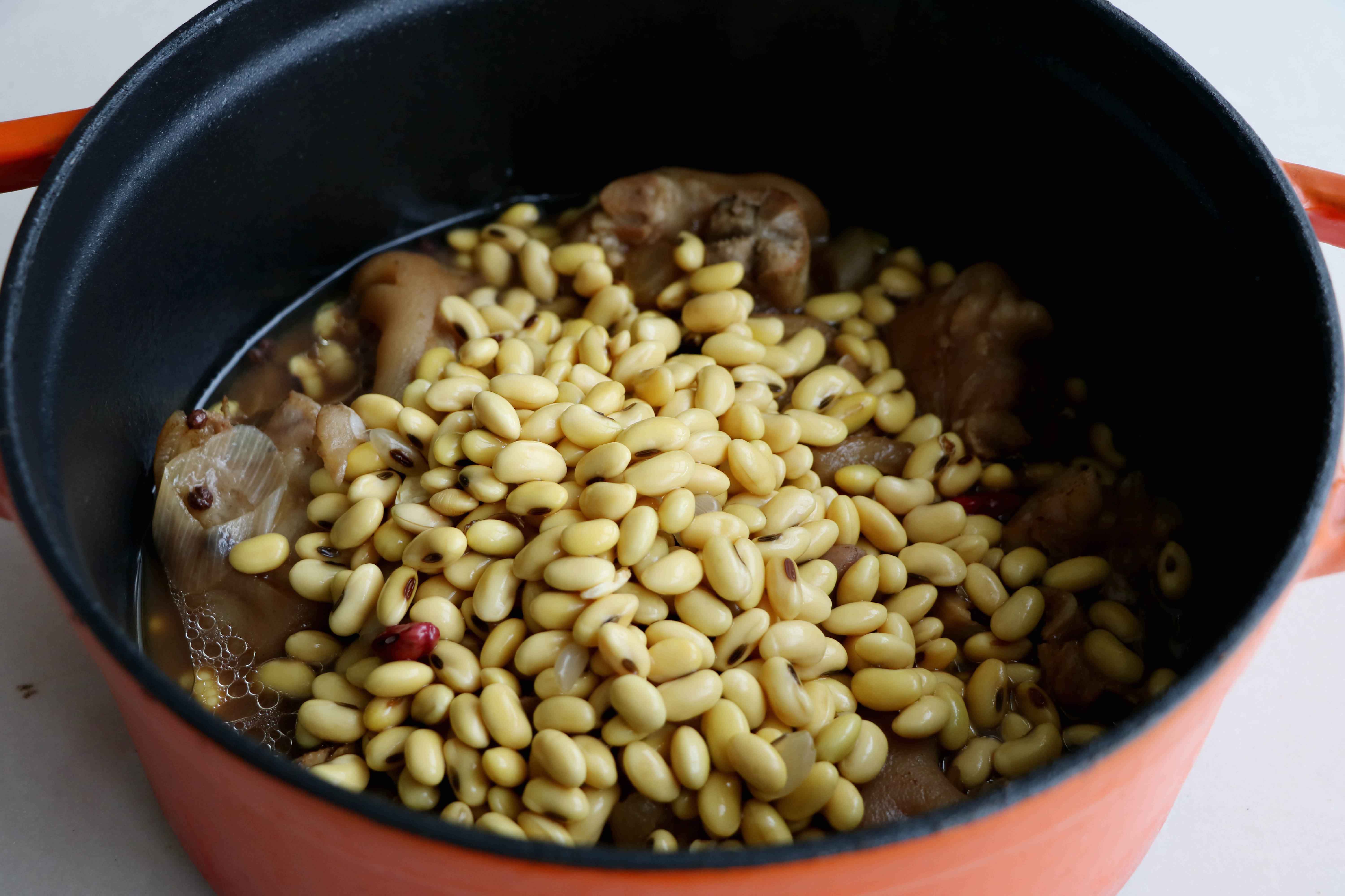 黄豆炖猪蹄怎么做