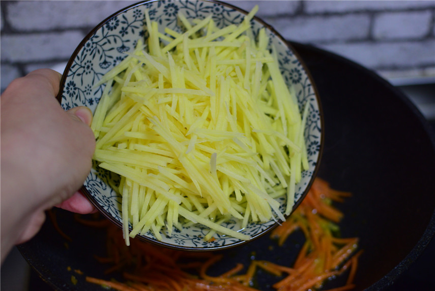韭菜炒土豆丝怎么做